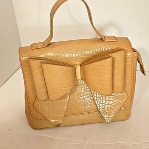 Beige Moc Croc Ladies Bow front handbag EUC